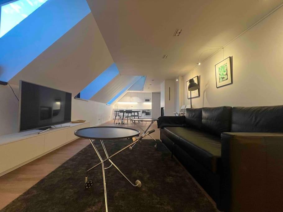 Attic, In The Heart Of Huoneisto *
